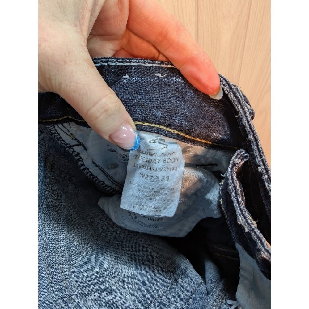Silver Tuesday Bootcut Jeans Women Size 27/31  Mid Rise Distressed Blue Denim - Picture 9 of 12